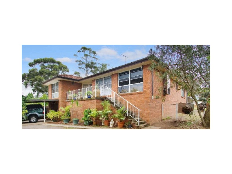 8 Woodlawn Drive, Toongabbie NSW 2146