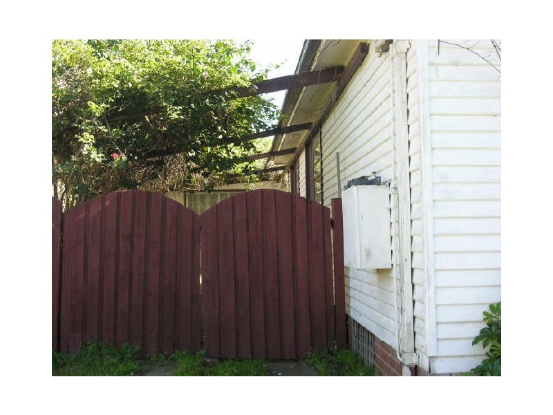 1 Calaby Street, Toongabbie NSW 2146