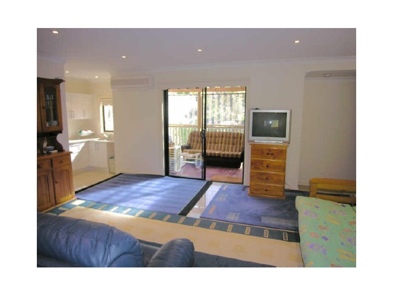 2/36 Carinya Road, Girraween NSW 2145