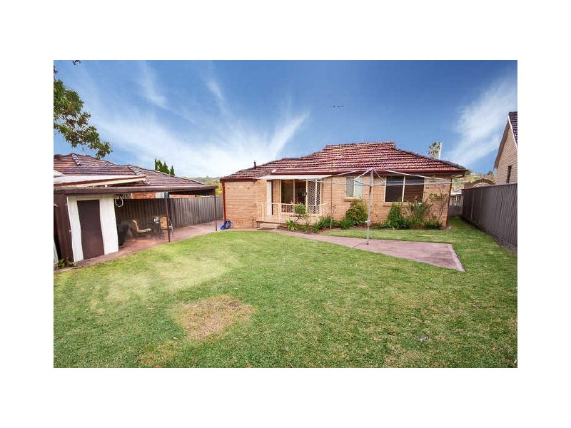 62 Valparaiso Avenue, Toongabbie NSW 2146