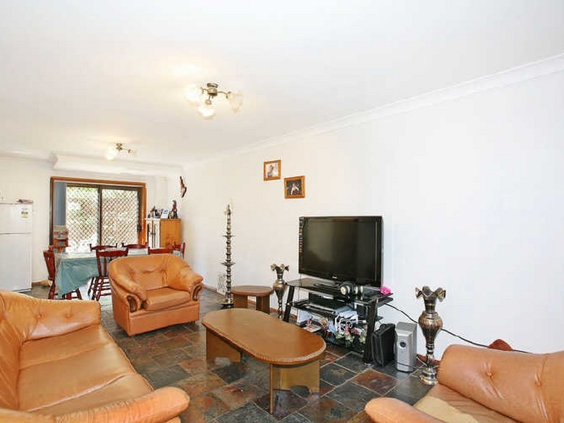 6/10 Gilba Road, Pendle Hill NSW 2145