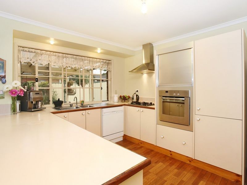 25 Oaktree Grove, Prospect NSW 2148