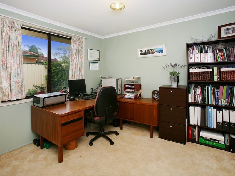 25 Oaktree Grove, Prospect NSW 2148