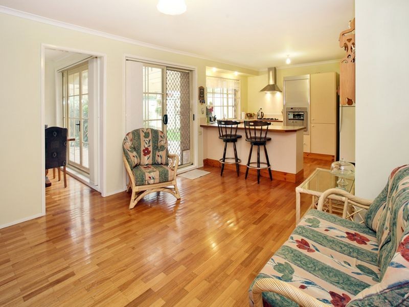 25 Oaktree Grove, Prospect NSW 2148