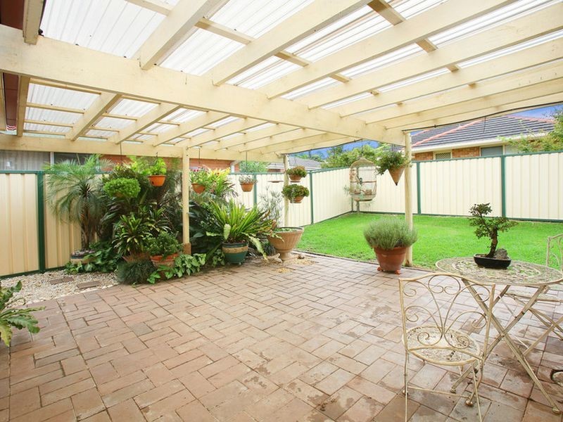 25 Oaktree Grove, Prospect NSW 2148