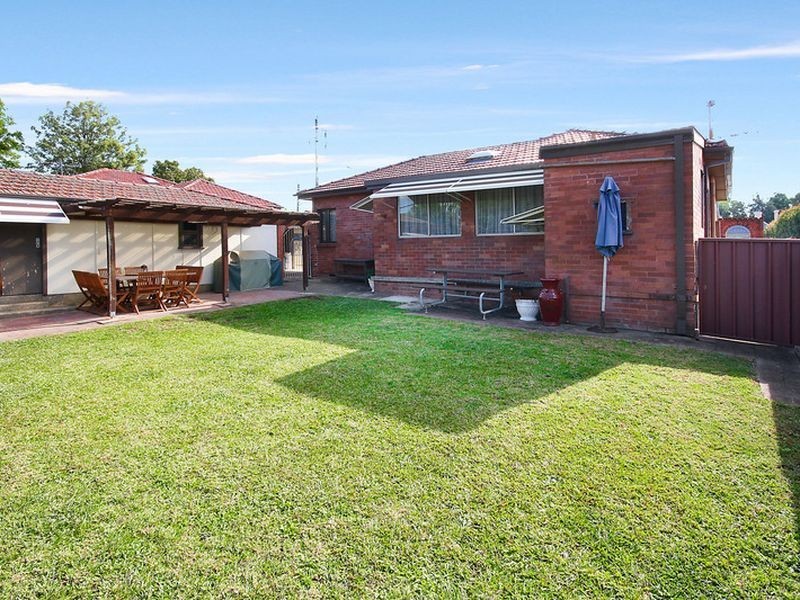 33 Bungaree Road, Toongabbie NSW 2146