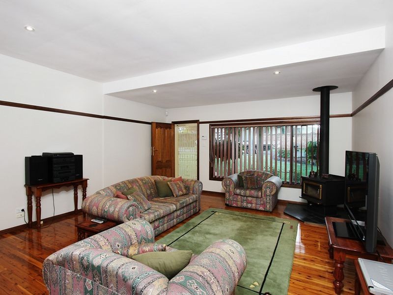 28 Mansfield St, Girraween NSW 2145