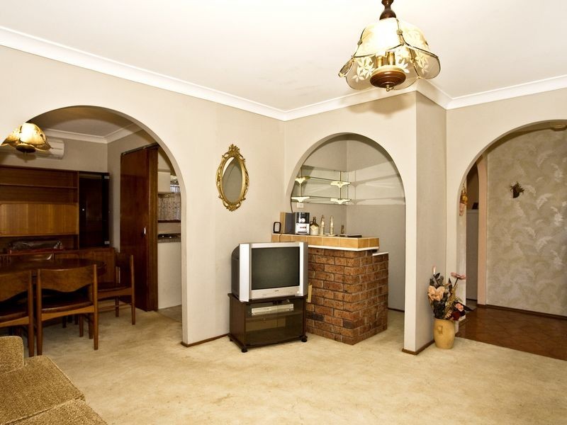 35 Orleans Crescent, Toongabbie NSW 2146