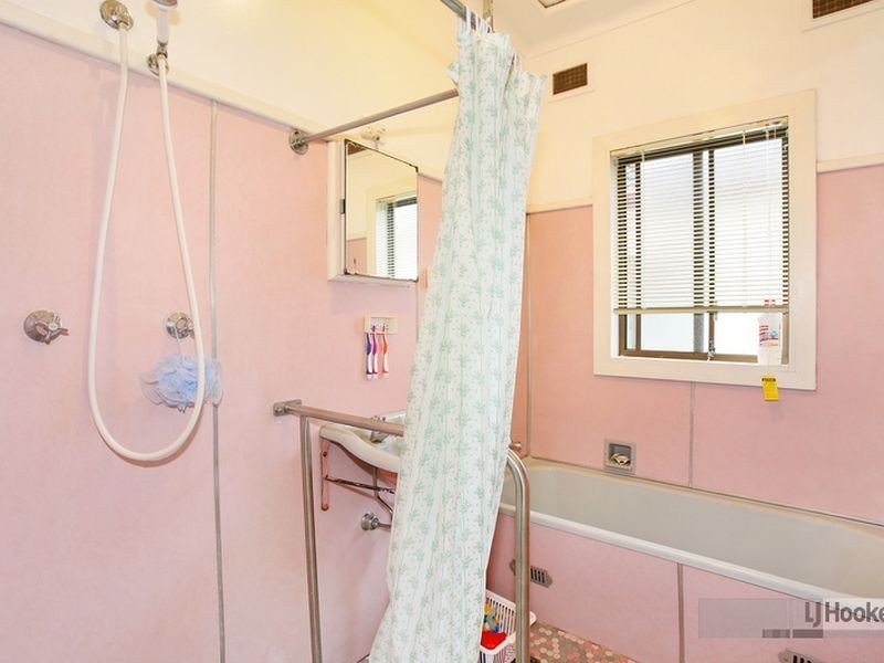 80 Ballandella Road, Toongabbie NSW 2146