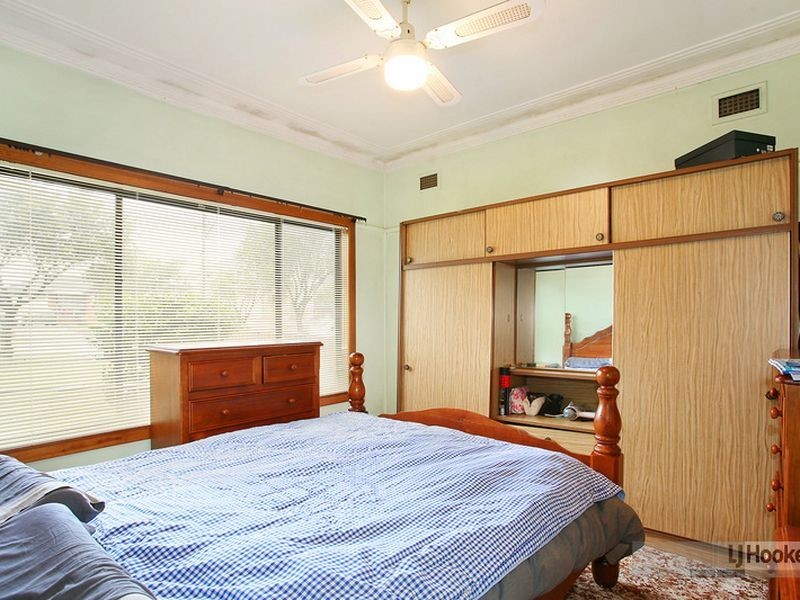 80 Ballandella Road, Toongabbie NSW 2146