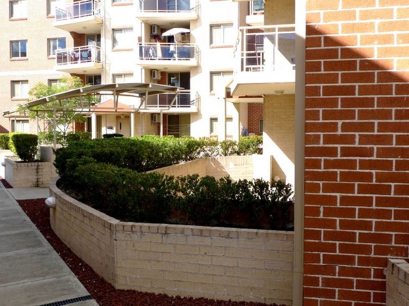 36/2 Wentworth Avenue, Toongabbie NSW 2146