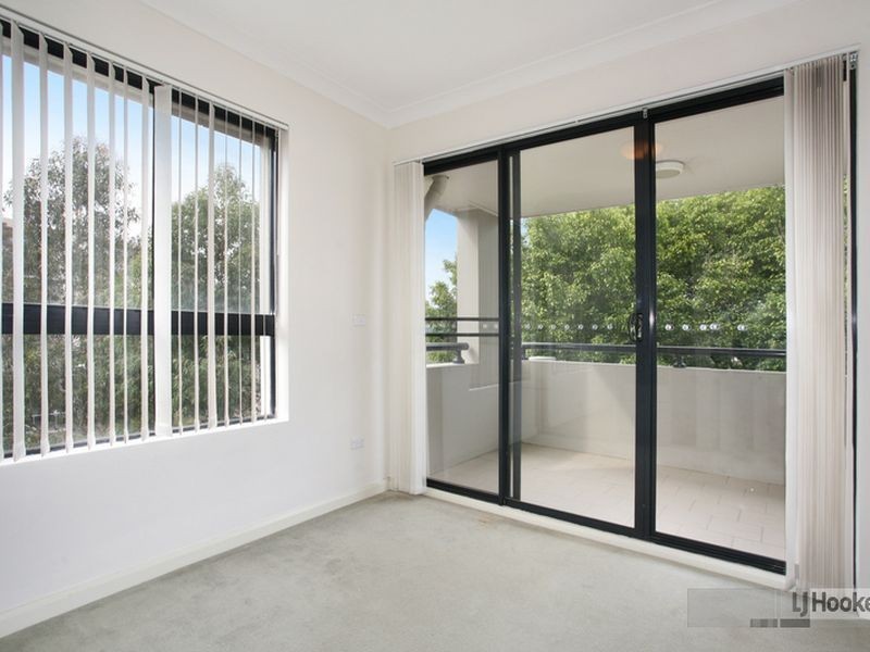 13/8-10 Lydbrook Street, Westmead NSW 2145