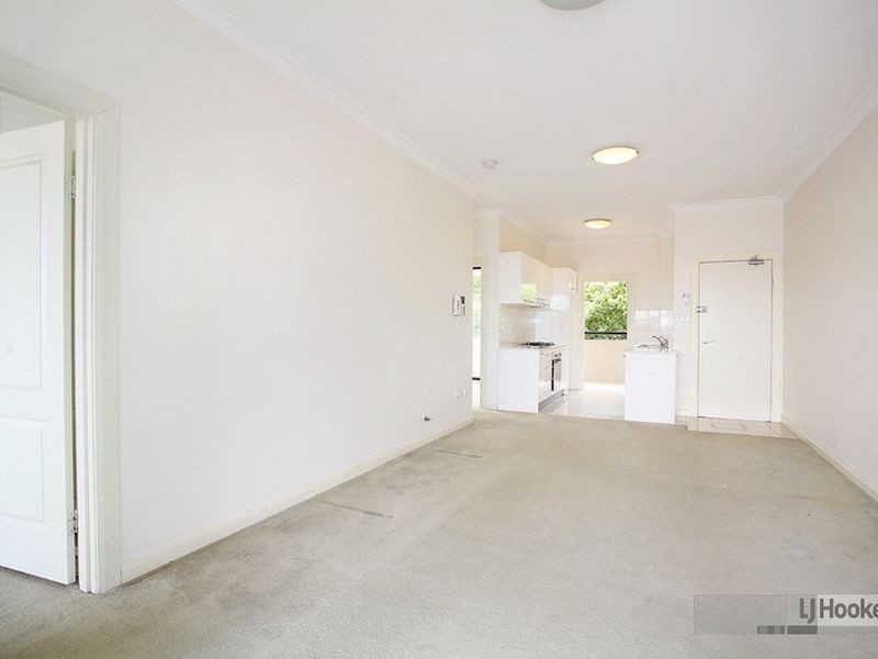 13/8-10 Lydbrook Street, Westmead NSW 2145