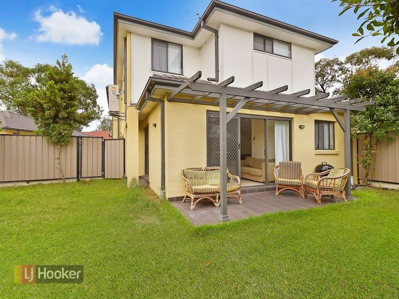 6/44 Girraween Road, Girraween NSW 2145
