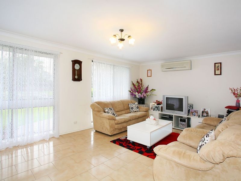 52 Orleans Crescent, Toongabbie NSW 2146