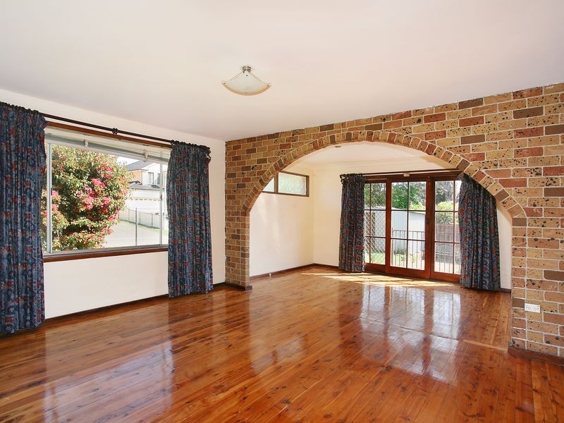 2 Polo Crescent, Girraween NSW 2145