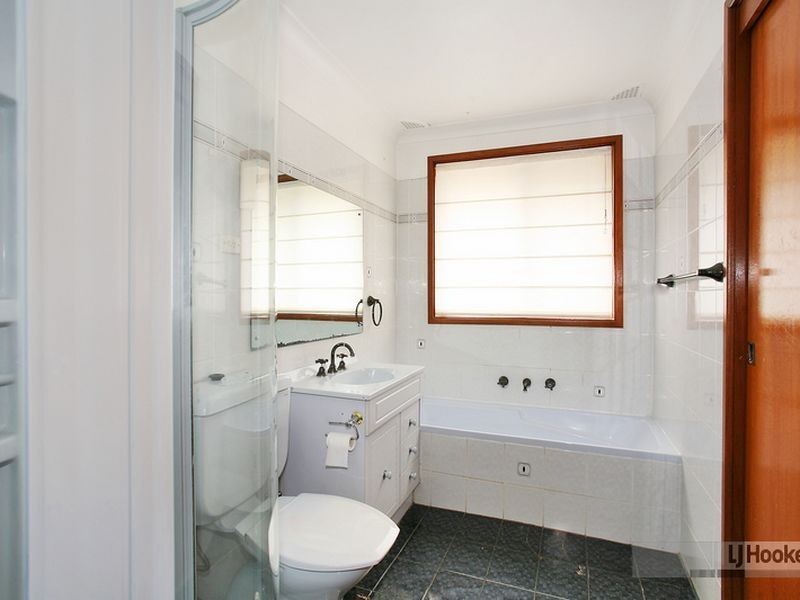 31 Cowley Crescent, Prospect NSW 2148