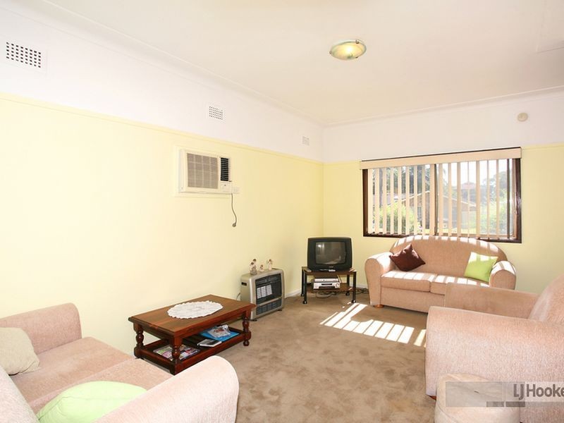 1 Linden Street, Toongabbie NSW 2146