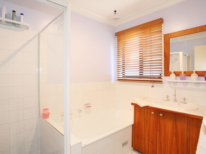 40 Orleans Crescent, Toongabbie NSW 2146