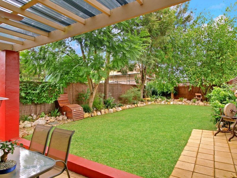 1/52 Binalong Road, Toongabbie NSW 2146