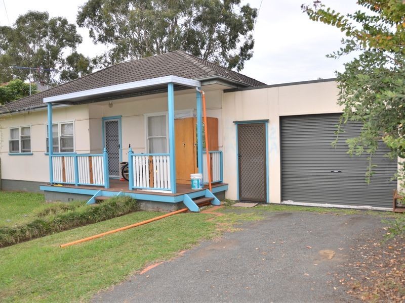 2 Harvey Place, Toongabbie NSW 2146