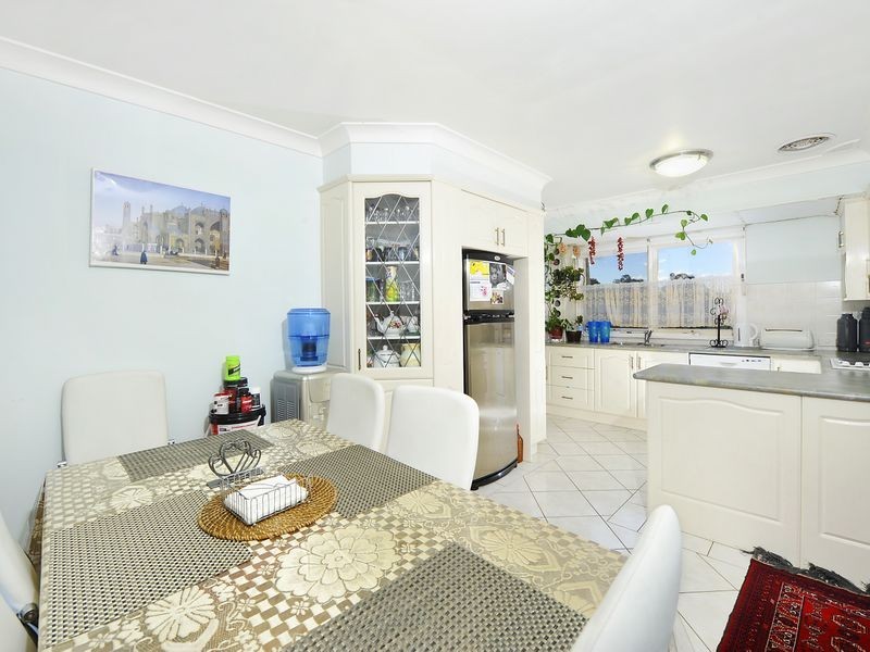 16 Andrews Avenue, Toongabbie NSW 2146