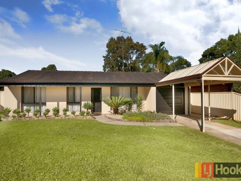 7 Pecan Close, St Clair NSW 2759