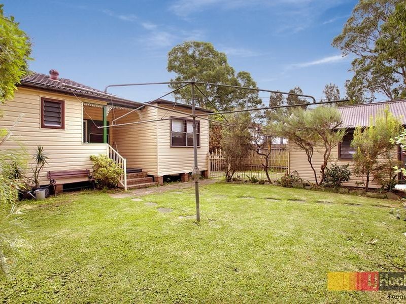 17 Budgeree Road, Toongabbie NSW 2146