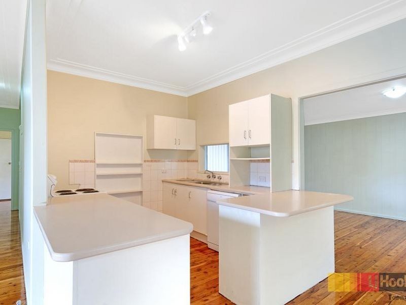 84 Fitzwilliam Road, Toongabbie NSW 2146