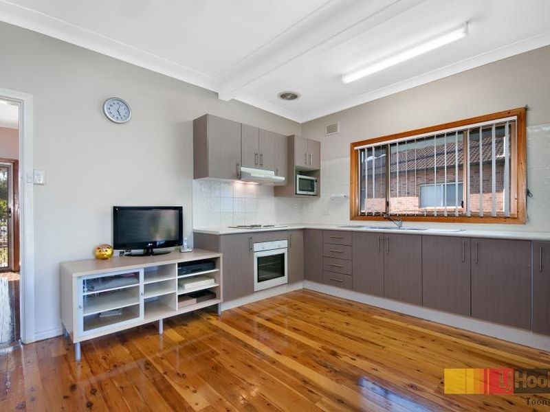 32 Emert Street, Wentworthville NSW 2145