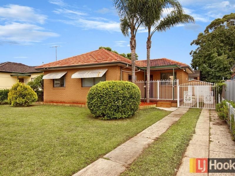 30 Derbyshire Avenue, Toongabbie NSW 2146