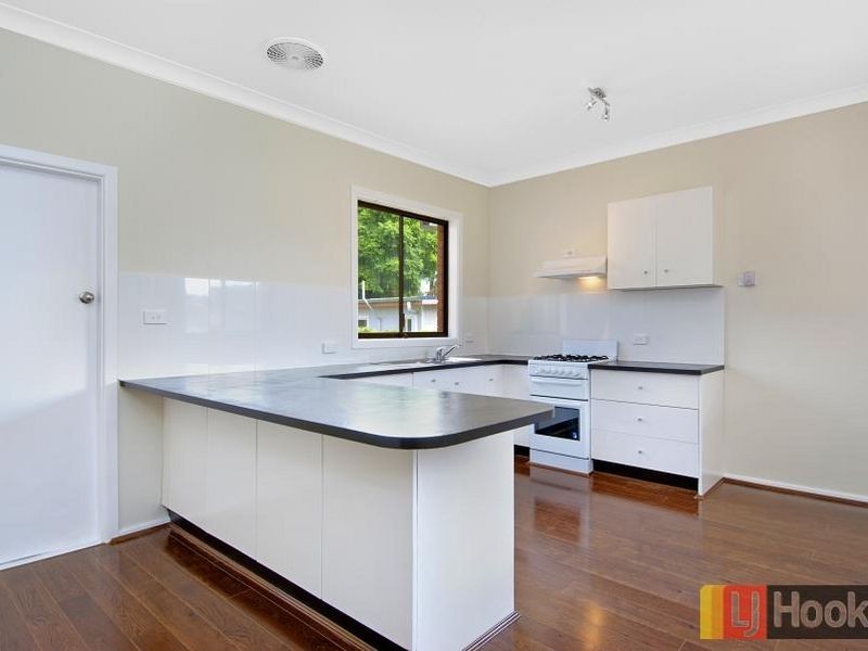 30 Derbyshire Avenue, Toongabbie NSW 2146