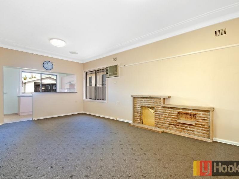 16 Burke Road, Lalor Park NSW 2147