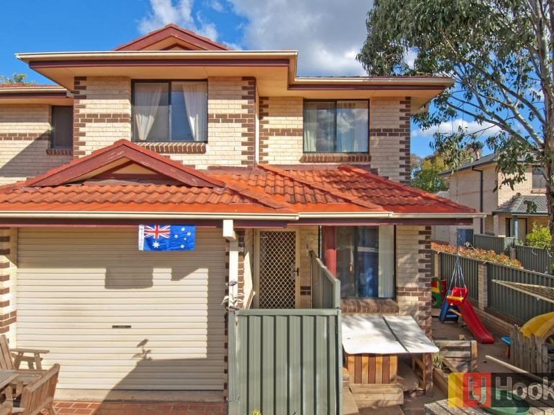 1/17 Girraween Road, Girraween NSW 2145