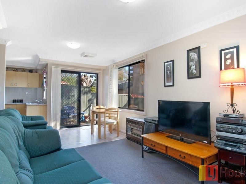 1/17 Girraween Road, Girraween NSW 2145