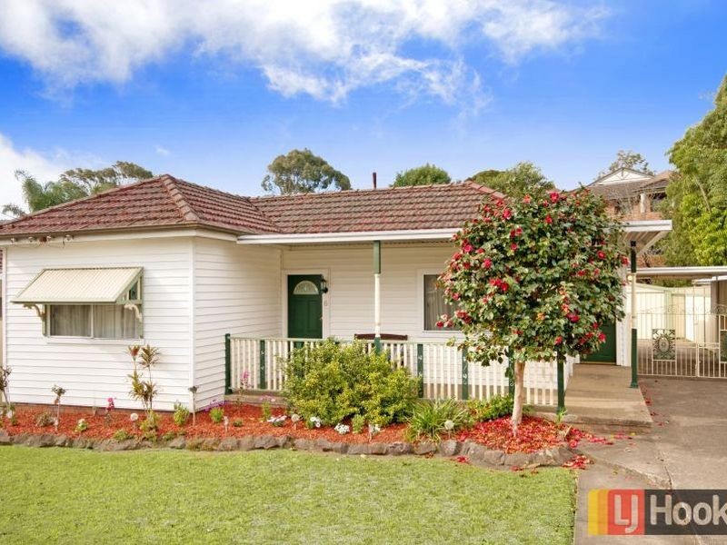 6 Linden Street, Toongabbie NSW 2146