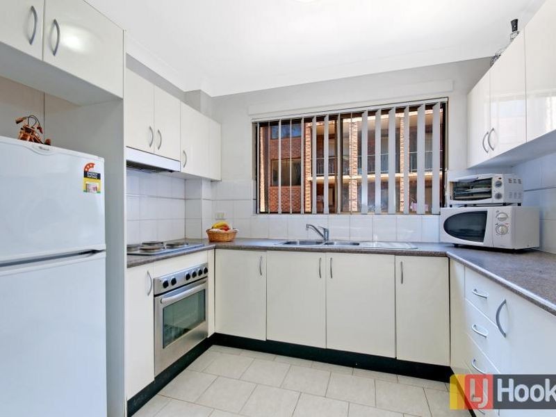 16/227-231 Targo Rd, Girraween NSW 2145