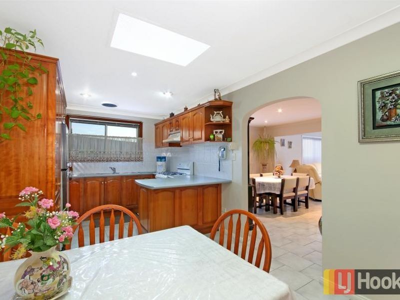 9 Valencia Crescent, Toongabbie NSW 2146