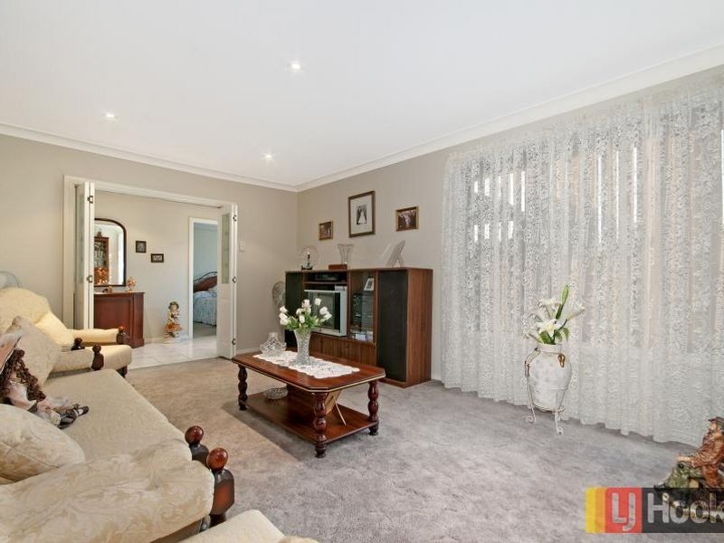 9 Valencia Crescent, Toongabbie NSW 2146