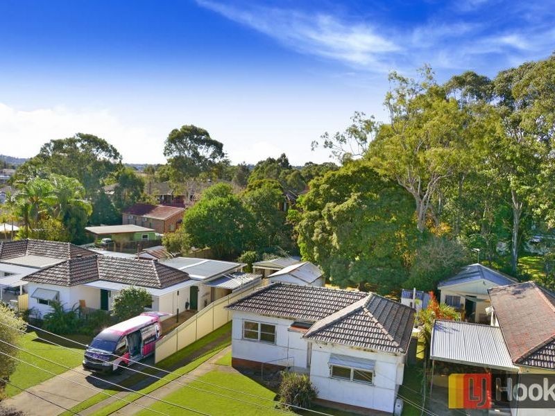 8 Linden Street, Toongabbie NSW 2146