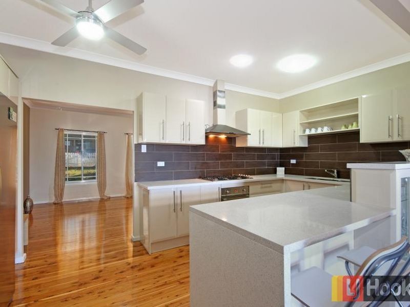 16 Constitution Road, Constitution Hill NSW 2145