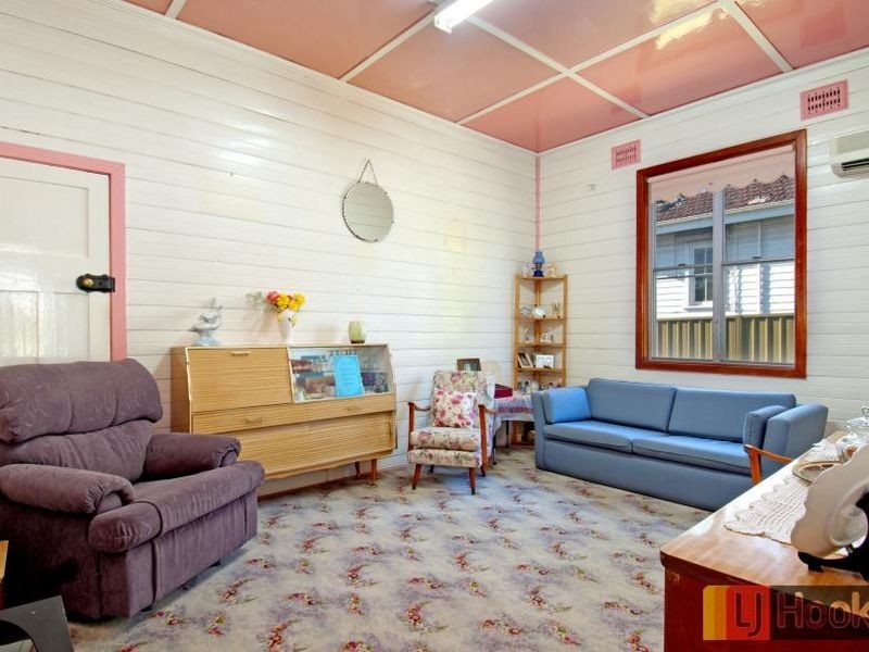 62 Oramzi Rd, Girraween NSW 2145