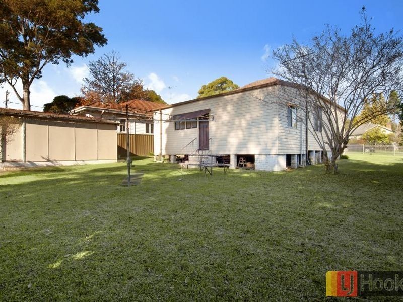 62 Oramzi Rd, Girraween NSW 2145