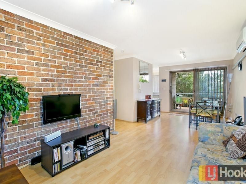 16/235 Targo Road, Toongabbie NSW 2146