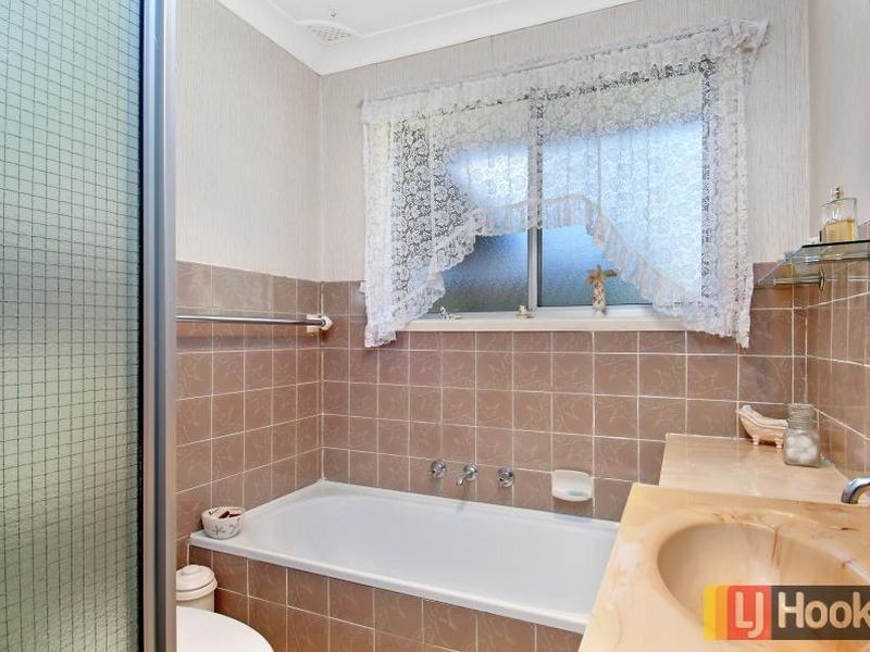 7 Rudolf Road, Seven Hills NSW 2147