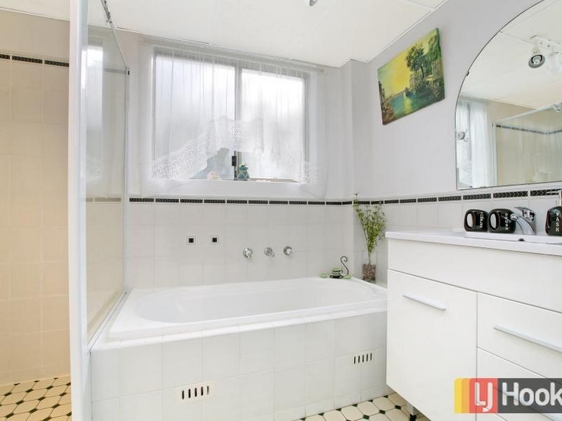 16/235 Targo Road, Toongabbie NSW 2146