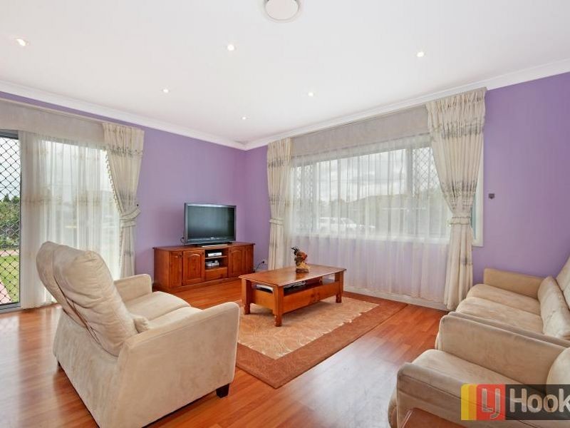 13 Ancona Avenue, Toongabbie NSW 2146