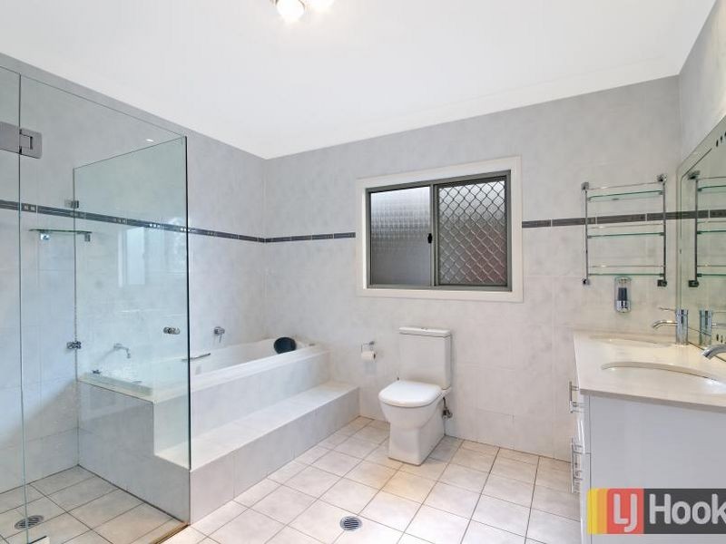 13 Ancona Avenue, Toongabbie NSW 2146