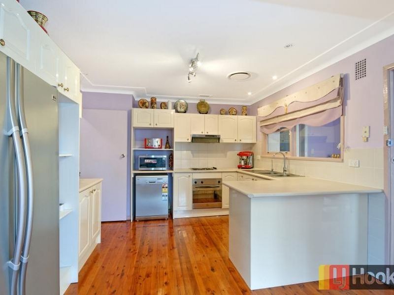13 Ancona Avenue, Toongabbie NSW 2146