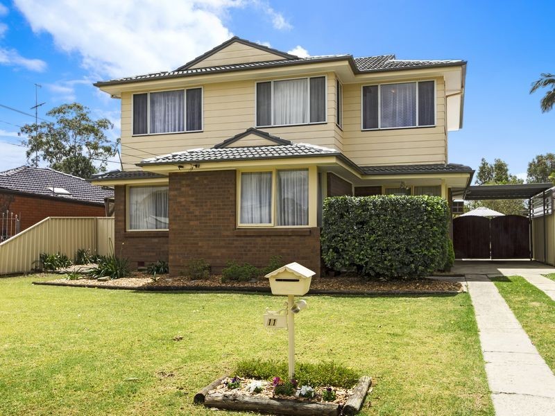 11 Greenmeadows Crescent, Toongabbie NSW 2146